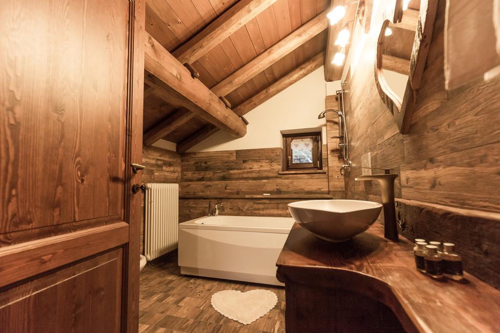 Готель Le Petit Coeur Fontainemore Екстер'єр фото